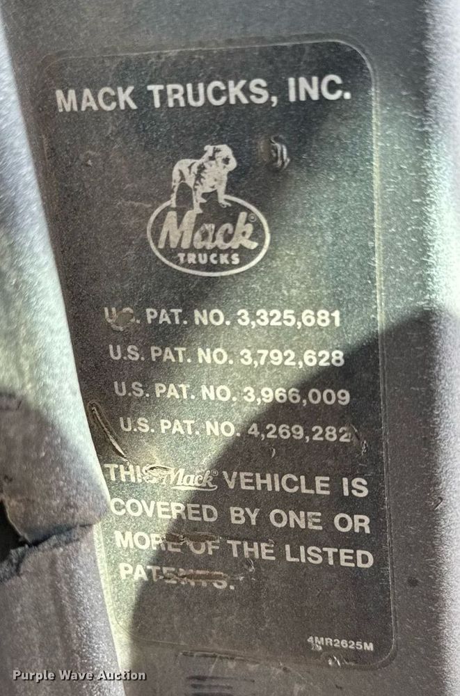 image for item DU9741 1992 Mack CH613 dump truck