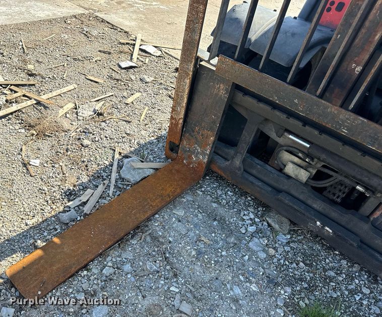 image for item DV1895 2016 Linde H40D EVO forklift