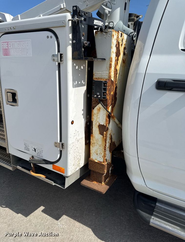 image for item DV2619 2011 Dodge Ram 5500HD crew cab bucket truck