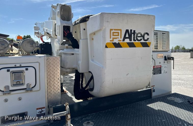 image for item DV2619 2011 Dodge Ram 5500HD crew cab bucket truck