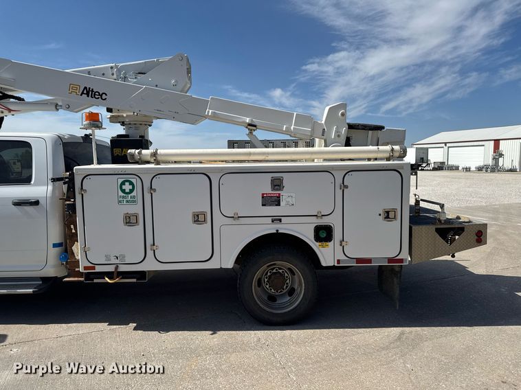 image for item DV2619 2011 Dodge Ram 5500HD crew cab bucket truck