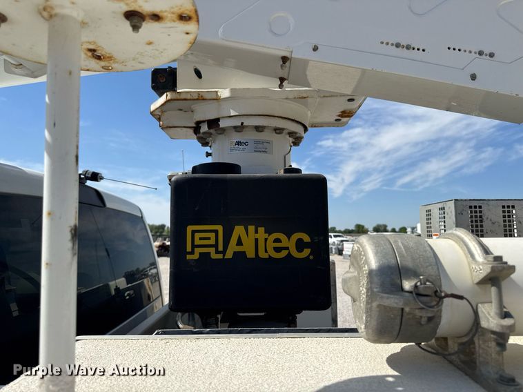 image for item DV2619 2011 Dodge Ram 5500HD crew cab bucket truck