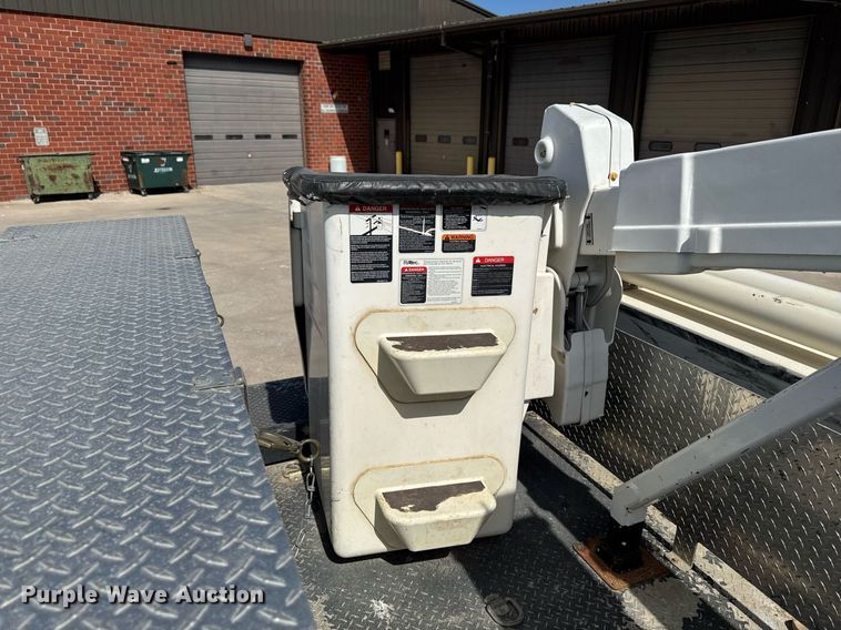 image for item DV2619 2011 Dodge Ram 5500HD crew cab bucket truck