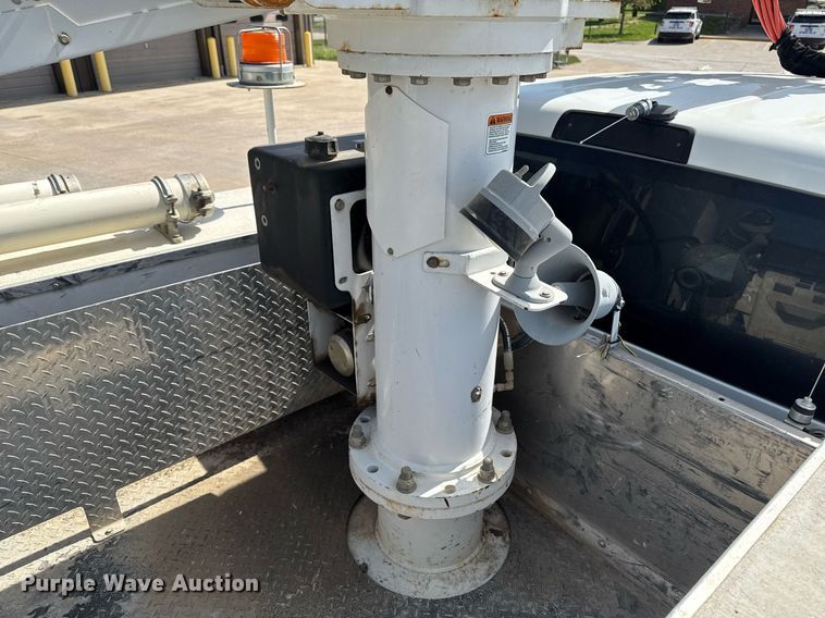 image for item DV2619 2011 Dodge Ram 5500HD crew cab bucket truck