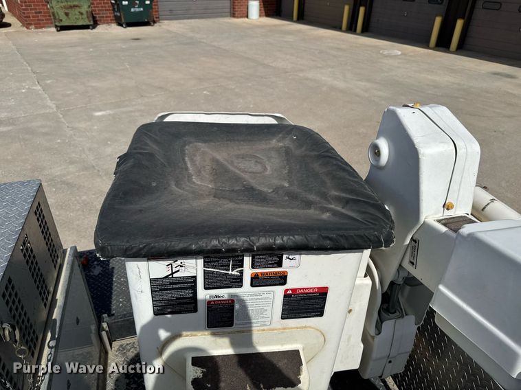 image for item DV2619 2011 Dodge Ram 5500HD crew cab bucket truck