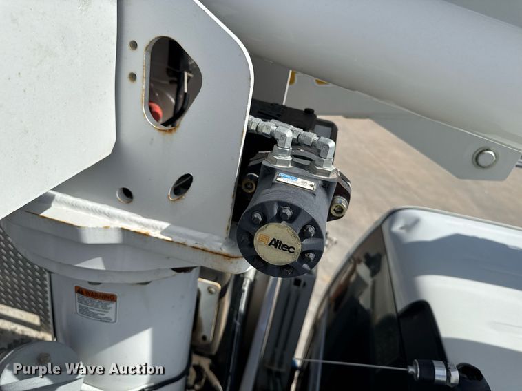 image for item DV2619 2011 Dodge Ram 5500HD crew cab bucket truck