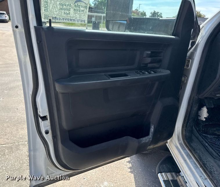 image for item DV2619 2011 Dodge Ram 5500HD crew cab bucket truck