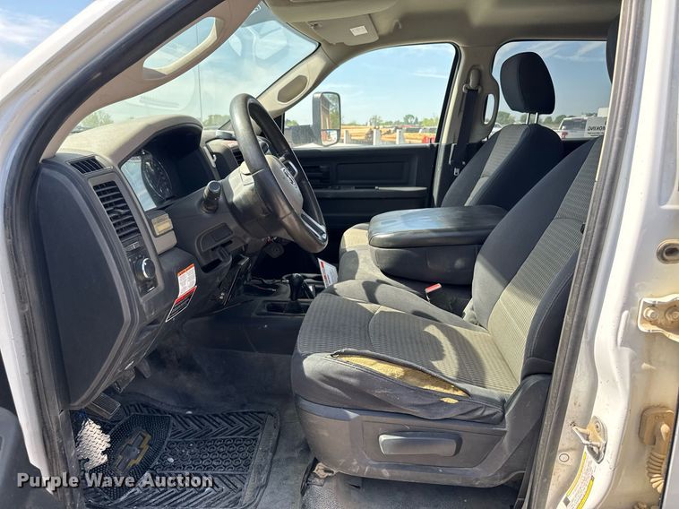 image for item DV2619 2011 Dodge Ram 5500HD crew cab bucket truck