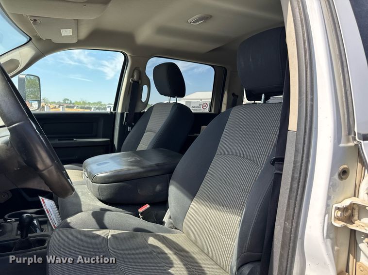 image for item DV2619 2011 Dodge Ram 5500HD crew cab bucket truck