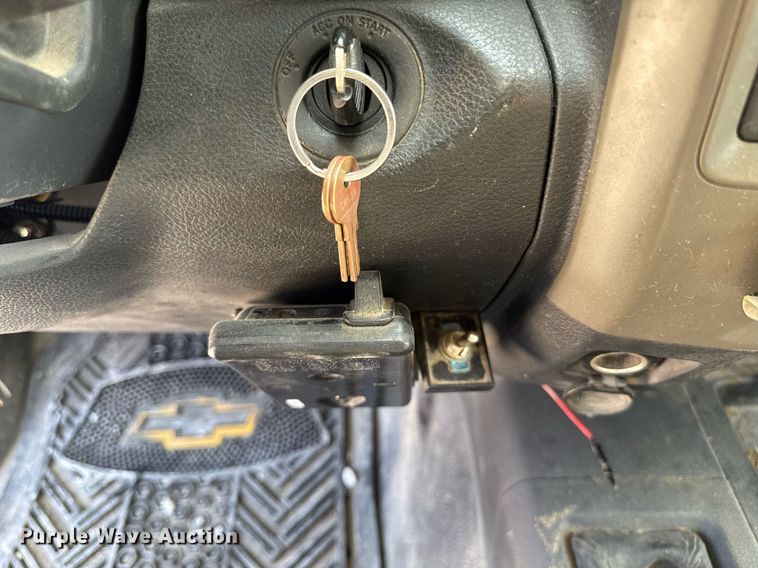 image for item DV2619 2011 Dodge Ram 5500HD crew cab bucket truck