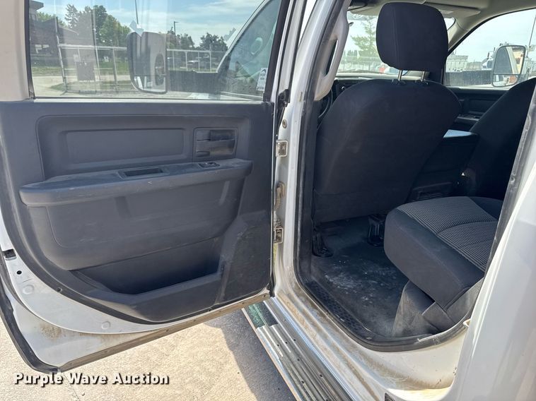 image for item DV2619 2011 Dodge Ram 5500HD crew cab bucket truck