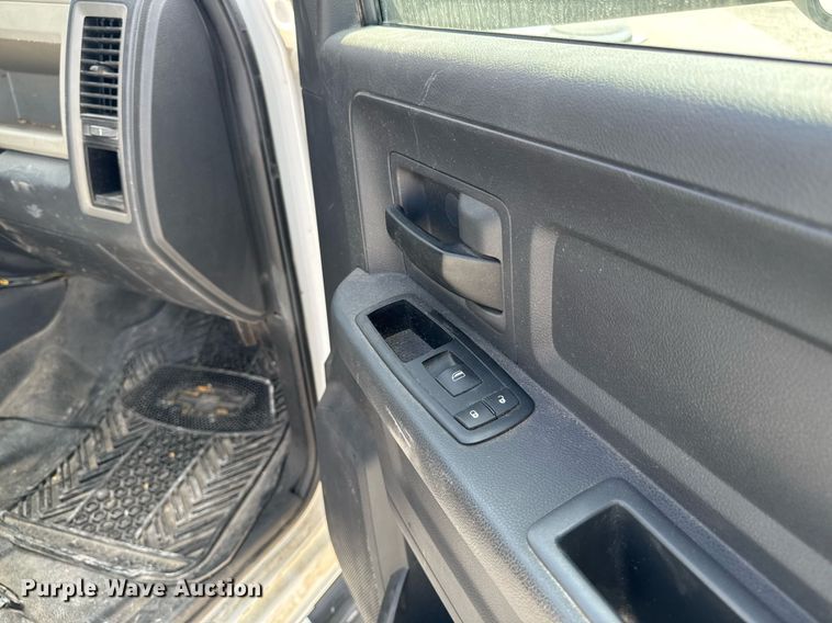 image for item DV2619 2011 Dodge Ram 5500HD crew cab bucket truck