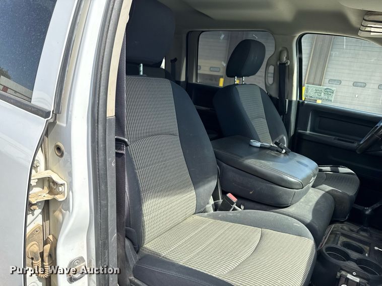 image for item DV2619 2011 Dodge Ram 5500HD crew cab bucket truck