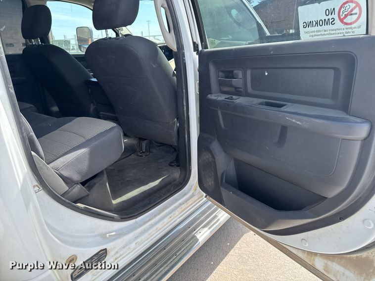 image for item DV2619 2011 Dodge Ram 5500HD crew cab bucket truck