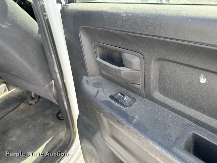 image for item DV2619 2011 Dodge Ram 5500HD crew cab bucket truck