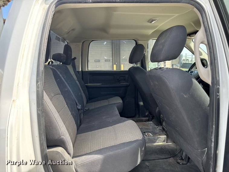 image for item DV2619 2011 Dodge Ram 5500HD crew cab bucket truck