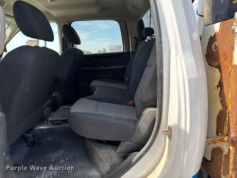 image for item DV2619 2011 Dodge Ram 5500HD crew cab bucket truck