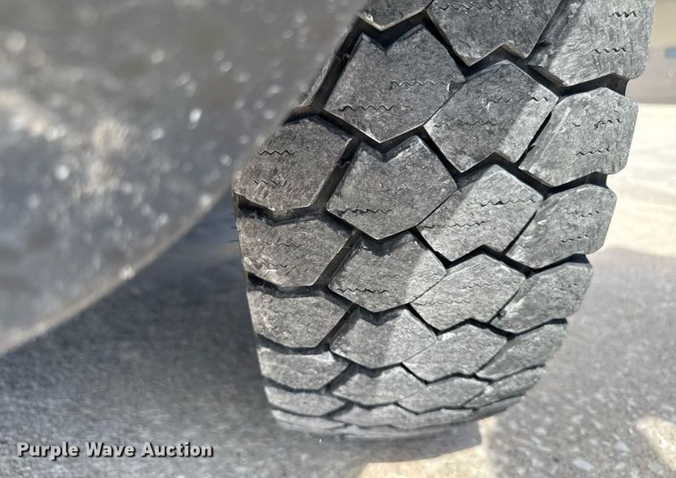 image for item DV2619 2011 Dodge Ram 5500HD crew cab bucket truck