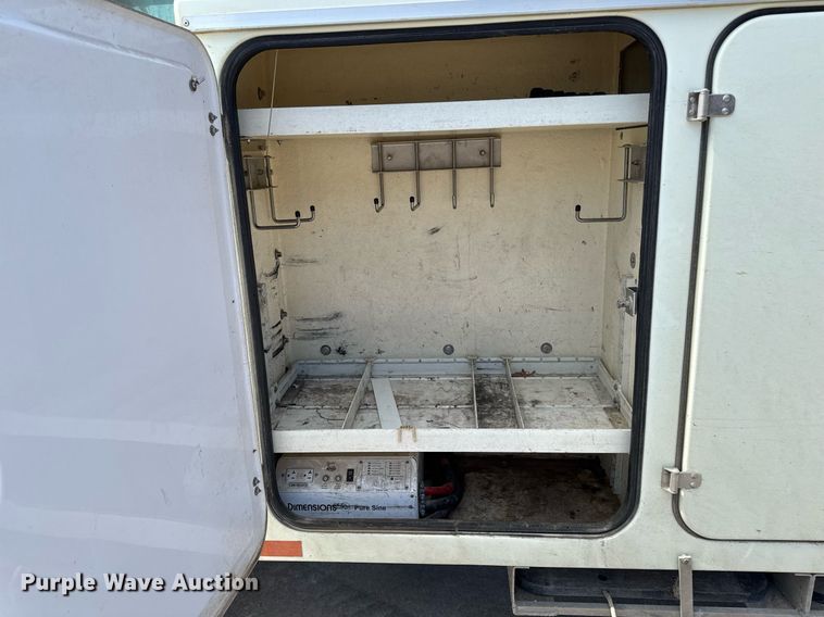 image for item DV2620 2014 International 4400 bucket truck