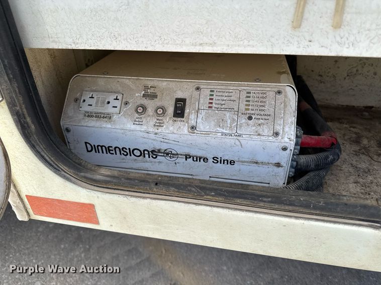 image for item DV2620 2014 International 4400 bucket truck