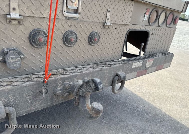 image for item DV2620 2014 International 4400 bucket truck