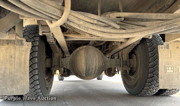 image for item DV2620 2014 International 4400 bucket truck