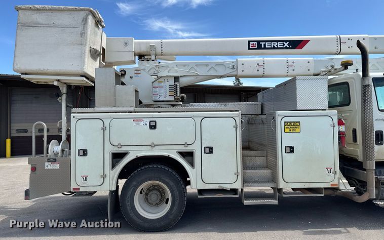 image for item DV2620 2014 International 4400 bucket truck