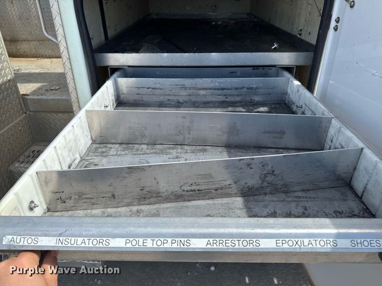 image for item DV2620 2014 International 4400 bucket truck