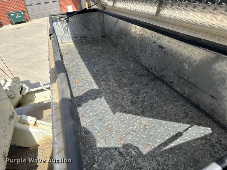 image for item DV2620 2014 International 4400 bucket truck