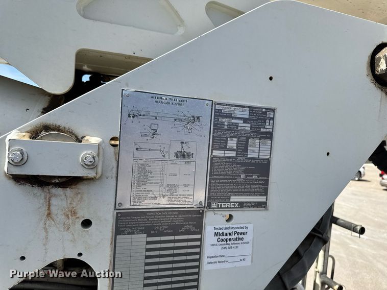 image for item DV2620 2014 International 4400 bucket truck