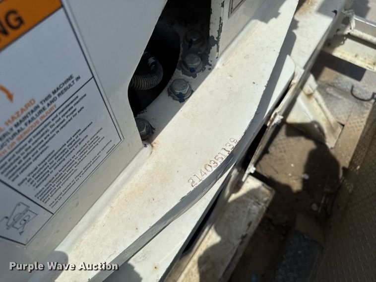 image for item DV2620 2014 International 4400 bucket truck