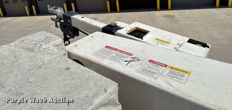 image for item DV2620 2014 International 4400 bucket truck