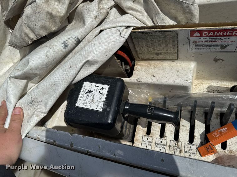 image for item DV2620 2014 International 4400 bucket truck