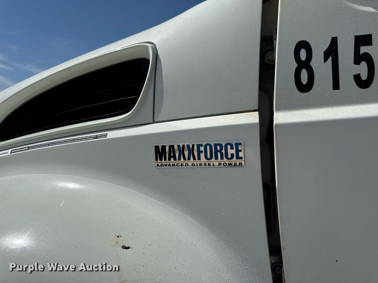 image for item DV2620 2014 International 4400 bucket truck