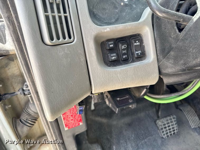 image for item DV2620 2014 International 4400 bucket truck