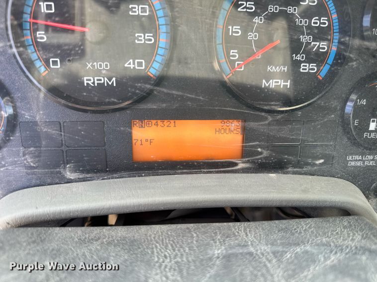 image for item DV2620 2014 International 4400 bucket truck