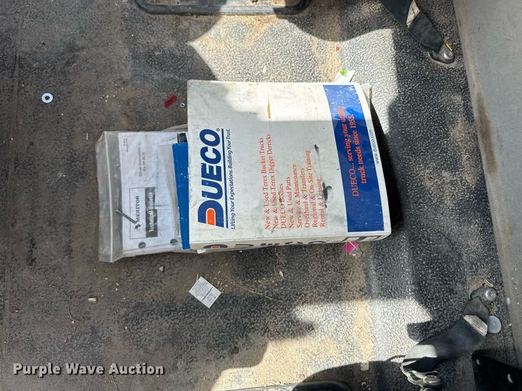 image for item DV2620 2014 International 4400 bucket truck