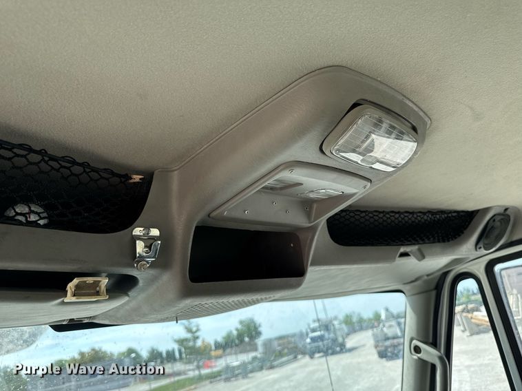 image for item DV2620 2014 International 4400 bucket truck