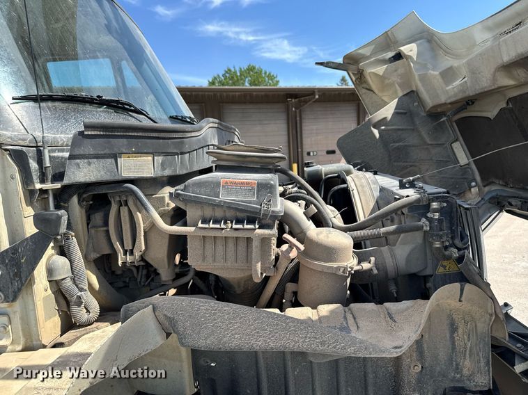 image for item DV2620 2014 International 4400 bucket truck