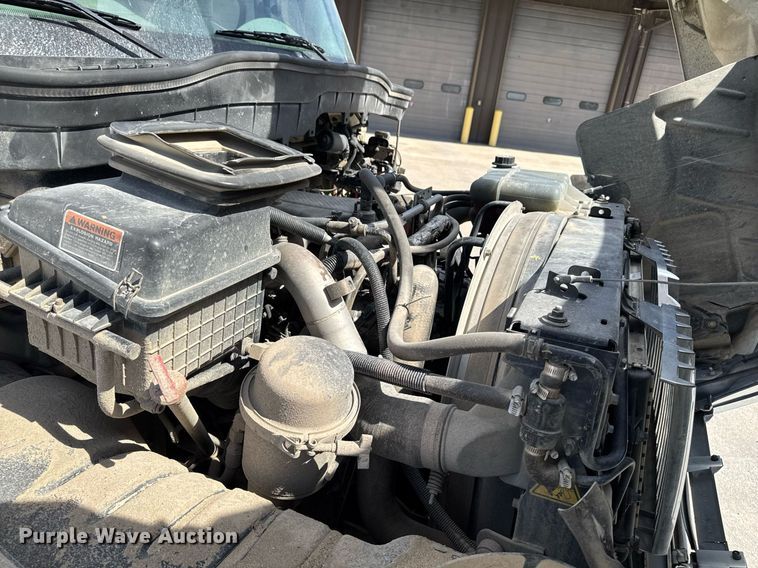 image for item DV2620 2014 International 4400 bucket truck