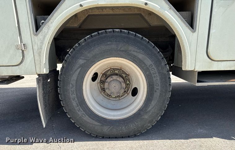 image for item DV2620 2014 International 4400 bucket truck