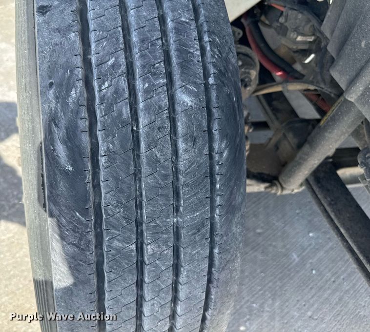 image for item DV2620 2014 International 4400 bucket truck