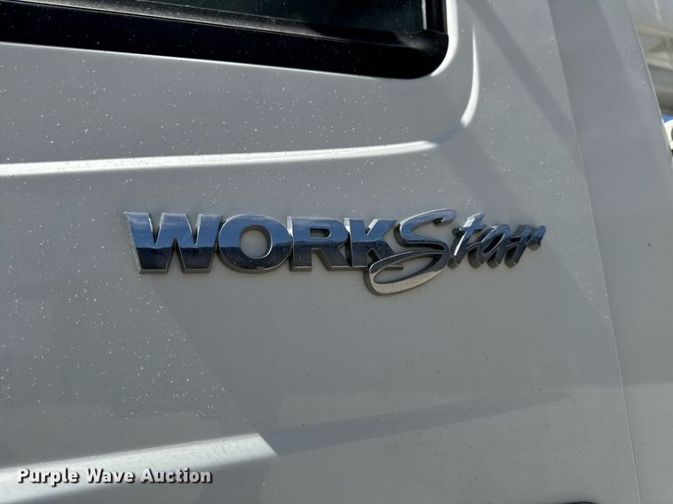 image for item DV2621 2013 International 7400 bucket truck