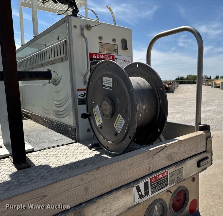 image for item DV2621 2013 International 7400 bucket truck