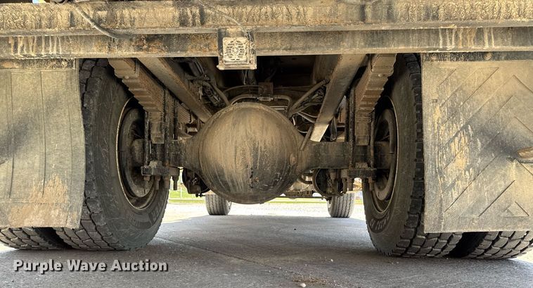 image for item DV2621 2013 International 7400 bucket truck