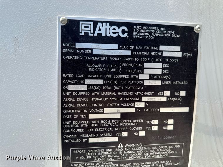 image for item DV2621 2013 International 7400 bucket truck