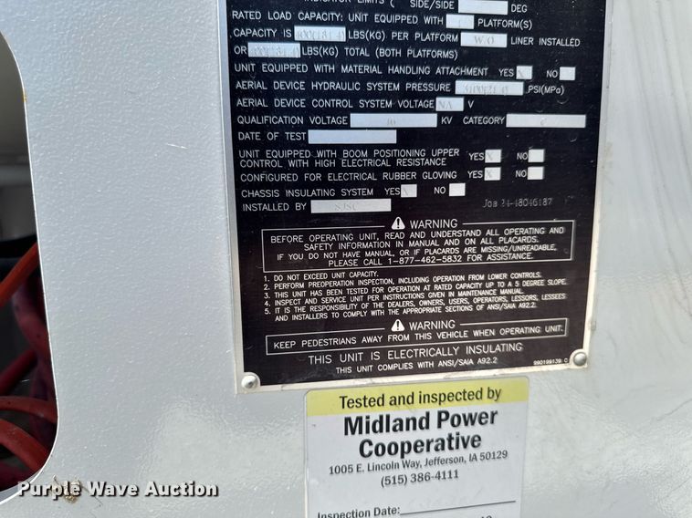 image for item DV2621 2013 International 7400 bucket truck