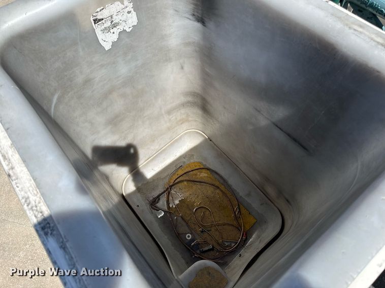 image for item DV2621 2013 International 7400 bucket truck