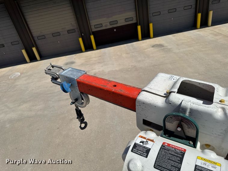 image for item DV2621 2013 International 7400 bucket truck