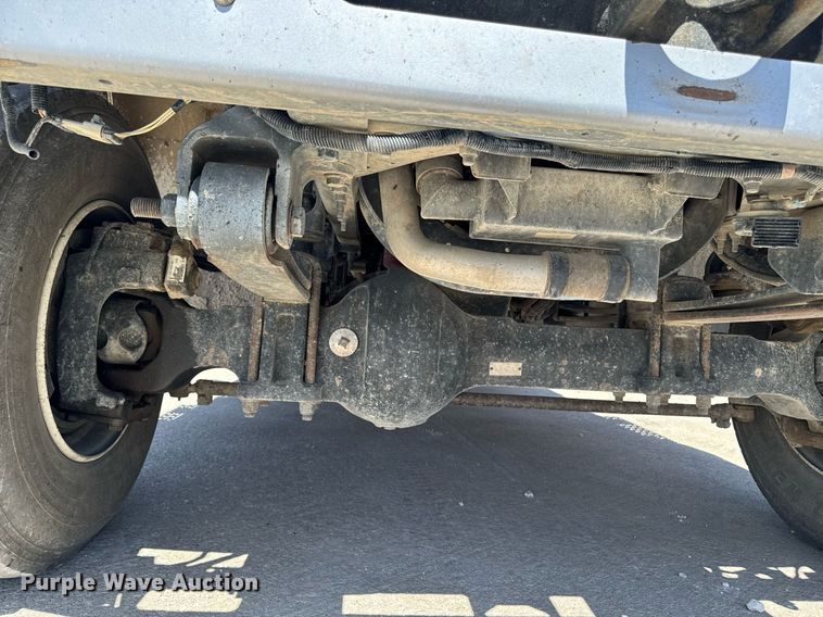 image for item DV2621 2013 International 7400 bucket truck